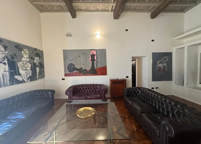 La Dolce In The Ancient Apartment